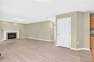1811 Pioneer Dr, Pittsburgh, PA 15143 - Photo 11