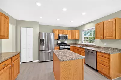 1811 Pioneer Dr, Pittsburgh, PA 15143 - Photo 17