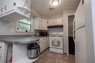 1626 Hybla St, Pittsburgh, PA 15212 - Photo 9