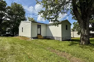 323 Butler Ave, Franklin Township, PA 16117 - Photo 15