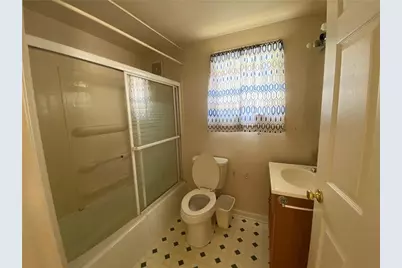 330 Shaw St, New Castle, PA 16101 - Photo 5