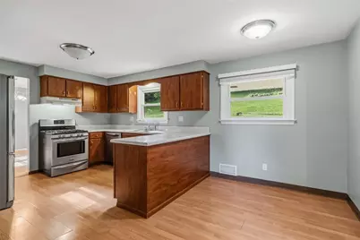 1349 Sturdy Oak Dr, Scott Township, PA 15220 - Photo 11