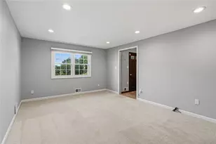 1349 Sturdy Oak Dr, Scott Township, PA 15220 - Photo 9