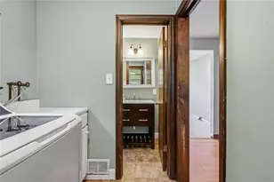 1349 Sturdy Oak Dr, Scott Township, PA 15220 - Photo 19