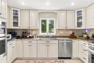 7115 Sansue Dr, Bethel Park, PA 15102 - Photo 11