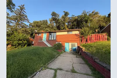 402 Elias Dr, Pittsburgh, PA 15235 - Photo 1