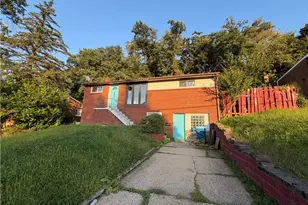 402 Elias Dr, Pittsburgh, PA 15235 - Photo 1