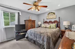 1224 Armstrong Dr, South Park, PA 15129 - Photo 17