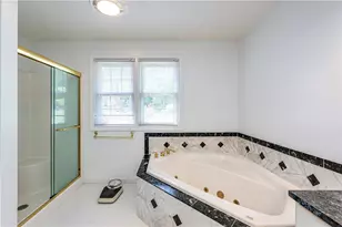 810 Stonebridge Dr, Hempfield Township, PA 15601 - Photo 39
