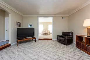 810 Stonebridge Dr, Hempfield Township, PA 15601 - Photo 25