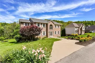 810 Stonebridge Dr, Hempfield Township, PA 15601 - Photo 3