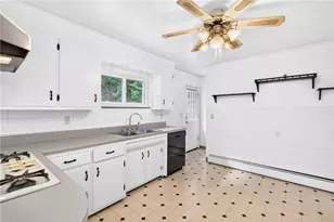 700 9th St, Ellwood City, PA 16117 - Photo 5