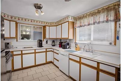 5237 Gardenville Rd, Bethel Park, PA 15236 - Photo 5
