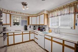 5237 Gardenville Rd, Bethel Park, PA 15236 - Photo 5