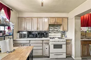 143 Margaret St, Pittsburgh, PA 15210 - Photo 11