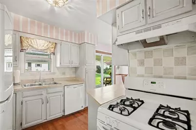 228 Hazel Ave, Ellwood City, PA 16117 - Photo 11