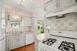 228 Hazel Ave, Ellwood City, PA 16117 - Photo 11