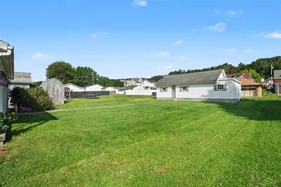 228 Hazel Ave, Ellwood City, PA 16117 - Photo 23