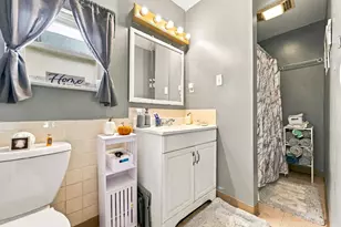 320 N 1st St, Jeannette, PA 15644 - Photo 11