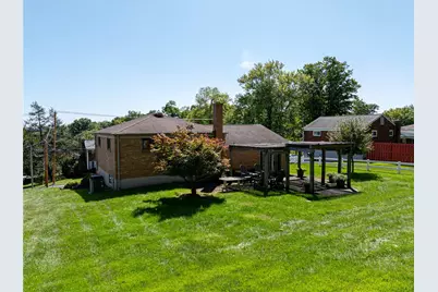1547 Berryman Ave, South Park, PA 15129 - Photo 3