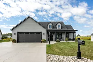 318 Nicklaus Ct, Liberty Township, PA 16127 - Photo 1