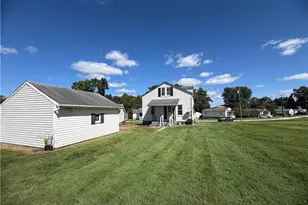 100 Fair St, Carmichaels-Cumberland, PA 15320 - Photo 3
