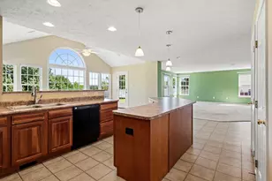328 Aberdeen Dr, Pittsburgh, PA 15239 - Photo 9