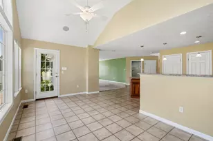 328 Aberdeen Dr, Pittsburgh, PA 15239 - Photo 11