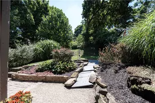 222 E Agnew Ave, Pittsburgh, PA 15210 - Photo 15