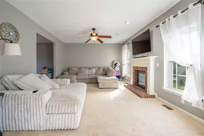 207 Kingsbrooke Dr, Unity Township, PA 15601 - Photo 7