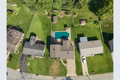 136 Sunrise Dr, Penn Twp, PA 15642 - Photo 3