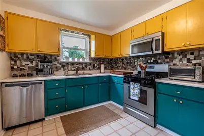 1616 Edgewood Ave, Coraopolis, PA 15108 - Photo 7