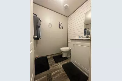 697 Regent Dr, Chartiers, PA 15301 - Photo 11