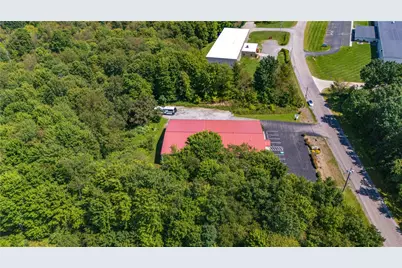 703 Commerce Ave, Shenango Township, PA 16101 - Photo 37