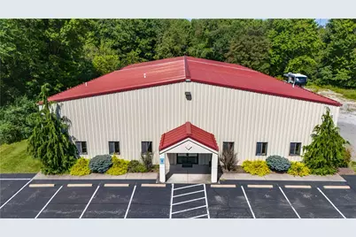703 Commerce Ave, Shenango Township, PA 16101 - Photo 1