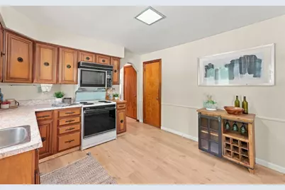 1454 Mohican Dr, Pittsburgh, PA 15228 - Photo 11