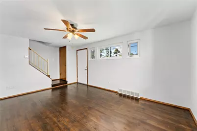 386 Princeton Dr, Pittsburgh, PA 15235 - Photo 3