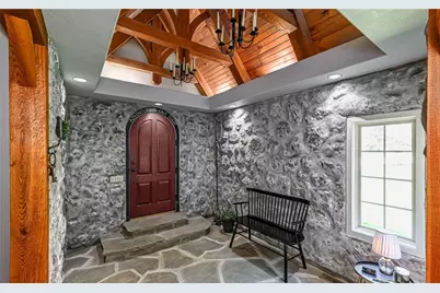 302 Ashbury Ct, Cranberry Township, PA 16066 - Photo 3