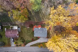 92 Buckhill Rd, Ross Twp, PA 15237 - Photo 3