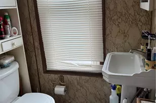 904 Coalmont St, Braddock, PA 15104 - Photo 15