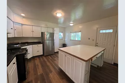 932 Dixon Ave, North Versailles, PA 15137 - Photo 7