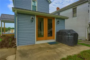 404 Hawthorne St, Hickory Township, PA 16101 - Photo 5