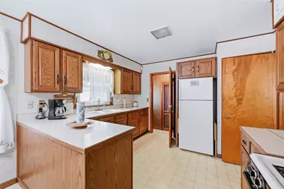 310 Woodland Ave, Farrell, PA 16121 - Photo 11