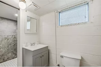 310 Woodland Ave, Farrell, PA 16121 - Photo 25