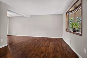 106 Susan Dr, Green Tree, PA 15220 - Photo 5