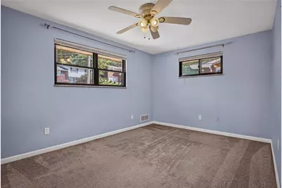 106 Susan Dr, Green Tree, PA 15220 - Photo 9