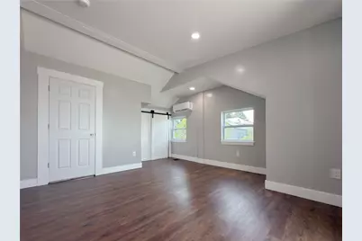 49 Holt St, Pittsburgh, PA 15203 - Photo 13