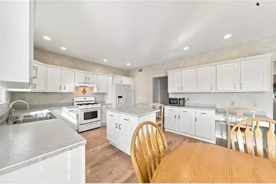 6204 Antler Hill Dr, Penn Twp, PA 15085 - Photo 5