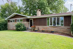 152 Oak Ridge Dr, Penn Township, PA 16002 - Photo 1