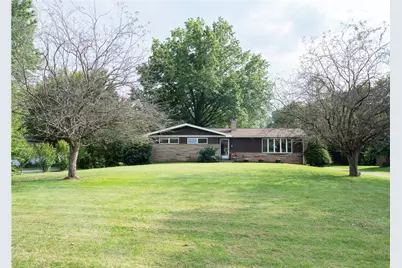 152 Oak Ridge Dr, Penn Township, PA 16002 - Photo 3